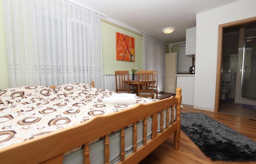 Rooms Odmaraliste Jablan سينج المظهر الخارجي الصورة